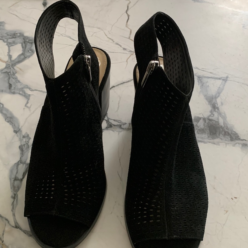 Vince Camuto black suede sandals
